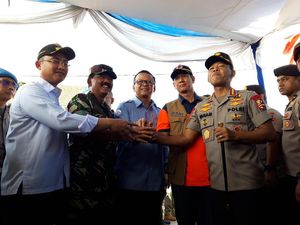 Tanam Mangrove, Kapolri-Panglima TNI Ajak Generasi Muda Peduli Lingkungan