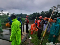 4 Siswa SMP Tewas di Sungai Sleman, Evakuasi Dilakukan di Tengah Hujan