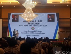 Buka Konferensi Kerja PGRI, Maruf Minta Guru Tingkatkan Kompetensi