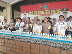 Polisi Bongkar Gudang 2 Juta Butir Pil Hexymer di Jakarta Utara