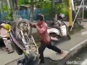 Cerita Pria Ngamuk Banting Motor Gegara Ditilang: Dulu di Tangsel, Kini di Riau Cerita Pria Ngamuk Banting Motor Gegara Ditilang: Dulu di Tangsel, Kini di Riau