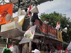 Di Mobil Komando, Orator Aksi 212 Teriak Jatuhkan Jokowi
