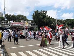 Bawa Bendera Merah Putih dan Tauhid, Massa 212 Tiba di Pintu Barat Monas