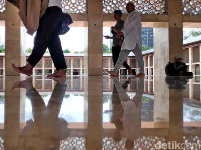 Melihat Suasana Masjid Istiqlal Jelang Aksi 212