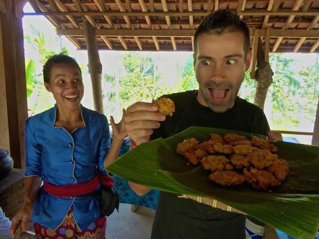 Bule Prancis Ini Jatuh Hati Pada 10 Makanan Indonesia Enak