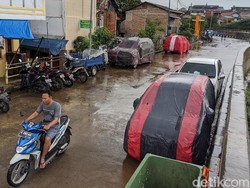 Nekat Parkir Kendaraan di Jalan Depan Rumah, Sanksinya Ngeri