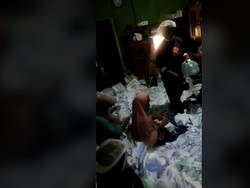 Viral Video Sortir Masker Diinjak-injak, Dokter Paru Ingatkan Bahayanya