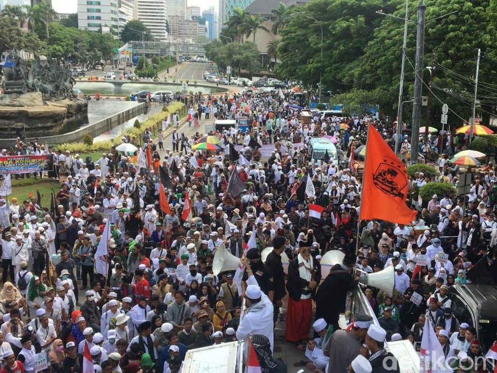 Ada Anak Kecil Dibawa di Aksi 212, KPAI Merapat Ada Anak Kecil Dibawa di Aksi 212, KPAI Merapat