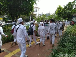 Usai Jumatan, Massa Aksi 212 Bergerak dari Istiqlal ke Pintu Barat Monas