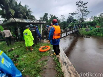 5 Orang Tewas, Begini Suasana Pencarian Siswa SMPN 1 Turi yang Hanyut
