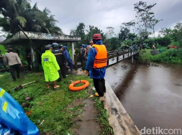 5 Orang Tewas, Begini Suasana Pencarian Siswa SMPN 1 Turi yang Hanyut