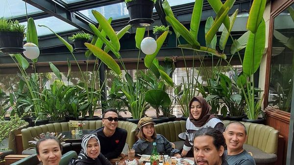 Menikah Lagi Jane Shalimar Sering Kulineran Bareng Suami