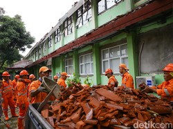 Wagub DKI Tinjau SMKN 24 Jaktim yang Atapnya Sempat Roboh