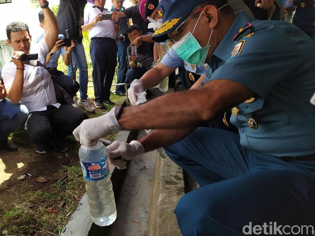 Lantamal VIII Manado Musnahkan 2.700 Liter Cap Tikus Seharga Rp 800 Juta Lantamal VIII Manado Musnahkan 2.700 Liter Cap Tikus Seharga Rp 800 Juta