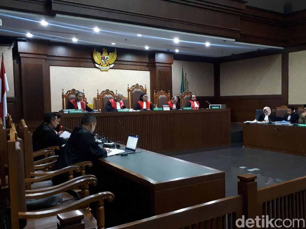 Jaksa Beberkan Penyerahan Rp 2 M ke Eks Aspri Menpora Jaksa Beberkan Penyerahan Rp 2 M ke Eks Aspri Menpora