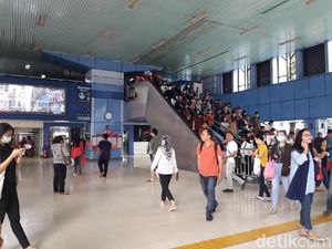 Jelang Aksi 212, Begini Suasana di Stasiun Juanda dan Stasiun Pasar Senen Jelang Aksi 212, Begini Suasana di Stasiun Juanda dan Stasiun Pasar Senen