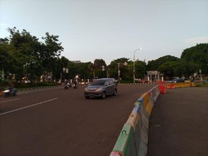 Massa Aksi 212 Bubar, Lalin di Jl Medan Merdeka Barat Kembali Dibuka Massa Aksi 212 Bubar, Lalin di Jl Medan Merdeka Barat Kembali Dibuka