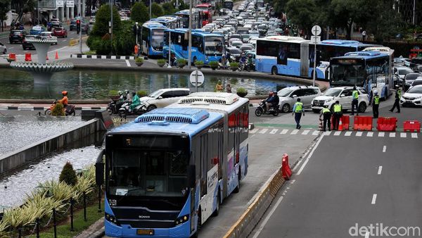 Bus TransJakarta Tetap Beroperasi di Tengah Aksi 212