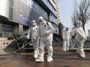 Infeksi COVID-19 Melonjak, Korsel Naikkan Status ke Level Gawat Infeksi COVID-19 Melonjak, Korsel Naikkan Status ke Level Gawat