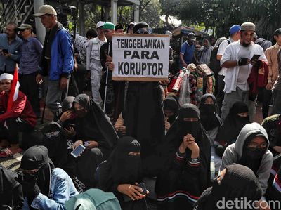 Aksi 212 Masih Berlangsung