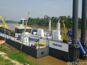 Nelayan Pangandaran Keluhkan Pengerukan Muara Sungai Citanduy Tak Tuntas