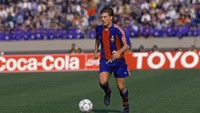 Legenda Denmark, Michael Laudrup, juga pernah mengenakan nomor 10 Barcelona dan memenangkan beberapa gelar penting di Camp Nou. (Foto: (Shaun Botterill/Getty Images)