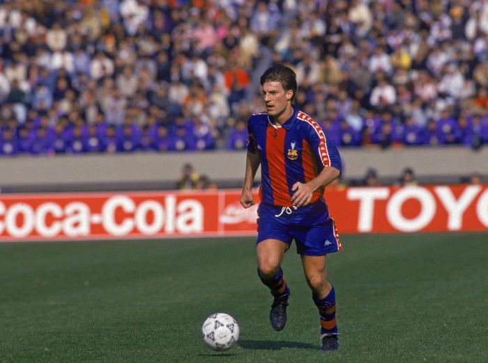 Danish footballer Michael Laudrup playing for the Spanish club FC Barcelona, early 1990s. (Photo by Shaun Botterill/Getty Images)