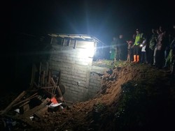 Kakek di Ponorogo Tewas Saat Rumahnya Tertimpa Longsor