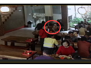 Terekam CCTV Aksi Pencurian Modus Geser Tas di Jaktim