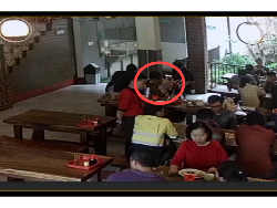 Terekam CCTV Aksi Pencurian Modus Geser Tas di Jaktim