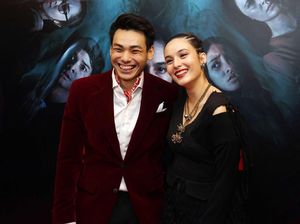 She Said Yes! Chelsea Islan Dilamar Rob Clinton Kardinal She Said Yes! Chelsea Islan Dilamar Rob Clinton Kardinal