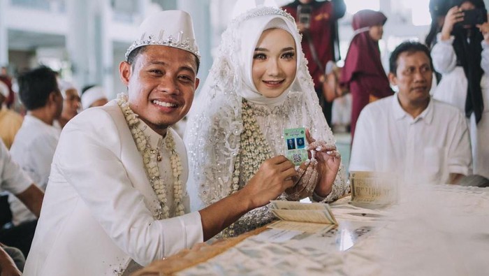 Evan Dimas menikahi kekasihnya, Dewi Zahra, di Surabaya, Sabtu (22/2/2020)