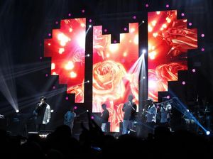 Yovie & Arsy Ajak Penonton Nyanyikan Lagu Kebangsaan Patah Hati Yovie & Arsy Ajak Penonton Nyanyikan Lagu Kebangsaan Patah Hati