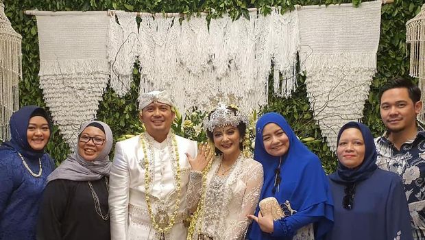 Tiwi Eks 2 Menikah Lagi