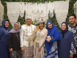 Menikah dengan Arsyad Rahman, Tiwi eks T2 Kenal dari Teman Menikah dengan Arsyad Rahman, Tiwi eks T2 Kenal dari Teman