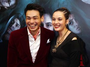 Muach! Rob Clinton Kardinal Pamer Ciuman dengan Chelsea Islan Muach! Rob Clinton Kardinal Pamer Ciuman dengan Chelsea Islan