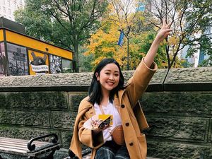 Lana Condor Kritik Keras Trump: Setop Sebut COVID-19 Sebagai Virus China