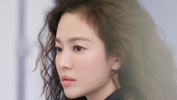 Penampilan baru Song Hye Kyo yang jadi sorotan