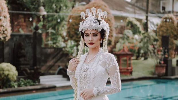 Tiwi Eks 2 Menikah Lagi