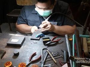 Melihat Langsung Pembuatan Perhiasan Thailand, di Sini Tempatnya