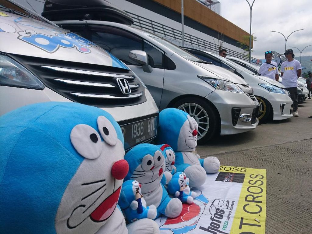 Adu Ganteng Honda Freed Digelar di Terminal Eksekutif Merak Adu Ganteng Honda Freed Digelar di Terminal Eksekutif Merak