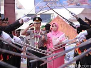 Haru Warnai Pisah Sambut Kapolres Probolinggo Haru Warnai Pisah Sambut Kapolres Probolinggo
