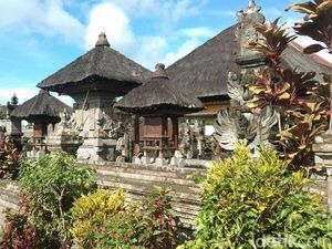 Desa Penglipuran Tak Perkenankan Turis dan Warga Bawa Kendaraan Desa Penglipuran Tak Perkenankan Turis dan Warga Bawa Kendaraan