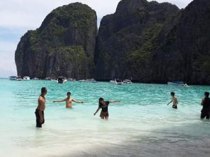 Pesona Phi-Phi Islands, Lokasi Syuting Film The Beach