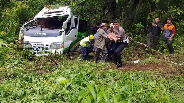 Bus Rombongan Wisatawan UIM Kecelakaan, 1 Orang Tewas