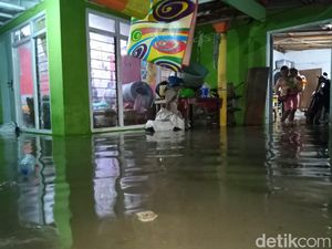 Sungai Meluap Akibat Hujan Deras 5 Jam, 7 Desa di Probolinggo Kebanjiran