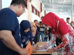 Maju Lewat Jalur Independen, Bupati Faida Daftar ke KPU