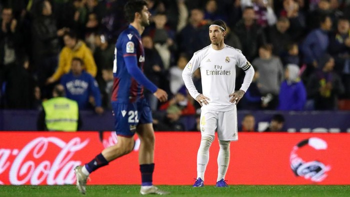 VALENCIA, SPAIN - FEBRUARY 22: Sergio Ramos of Real Madrid reacts to Levante UD scoring there first goal during the La Liga match between Levante UD and Real Madrid CF at Ciutat de Valencia on February 22, 2020 in Valencia, Spain. (Photo by Eric Alonso/Getty Images)