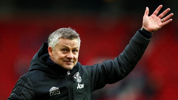 MANCHESTER, ENGLAND - FEBRUARY 23: Ole Gunnar Solskjaer, Manager of Manchester United acknowledges the fans following the Premier League match between Manchester United and Watford FC at Old Trafford on February 23, 2020 in Manchester, United Kingdom. (Photo by Clive Brunskill/Getty Images)