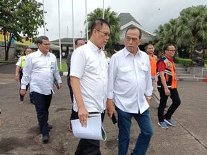 Laju Proyek Kereta Cepat JKT-BDG Terganggu, Menhub Cek ke Lokasi